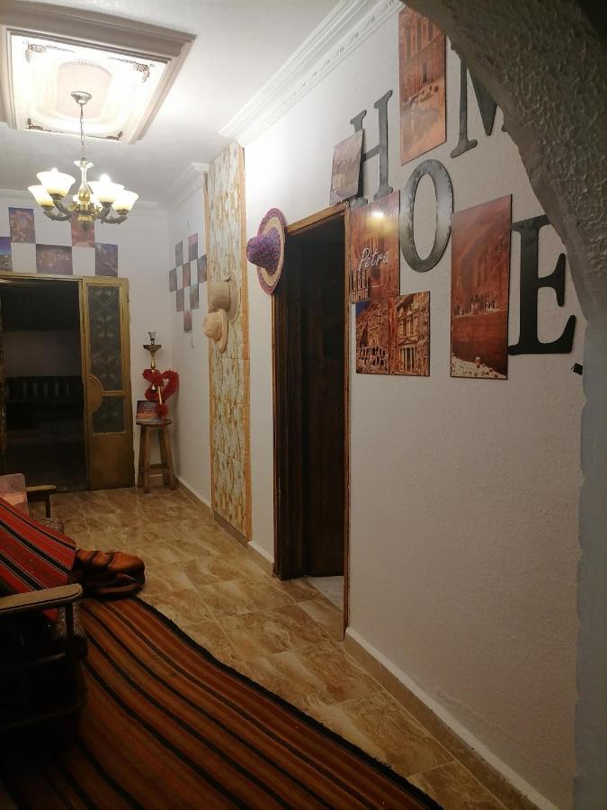 Petra Glamour Hostel At Tayyibah ภายนอก รูปภาพ